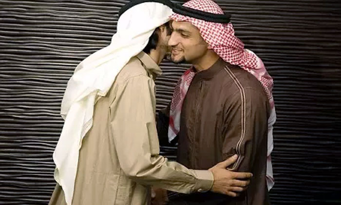 ciuman pipi di arab